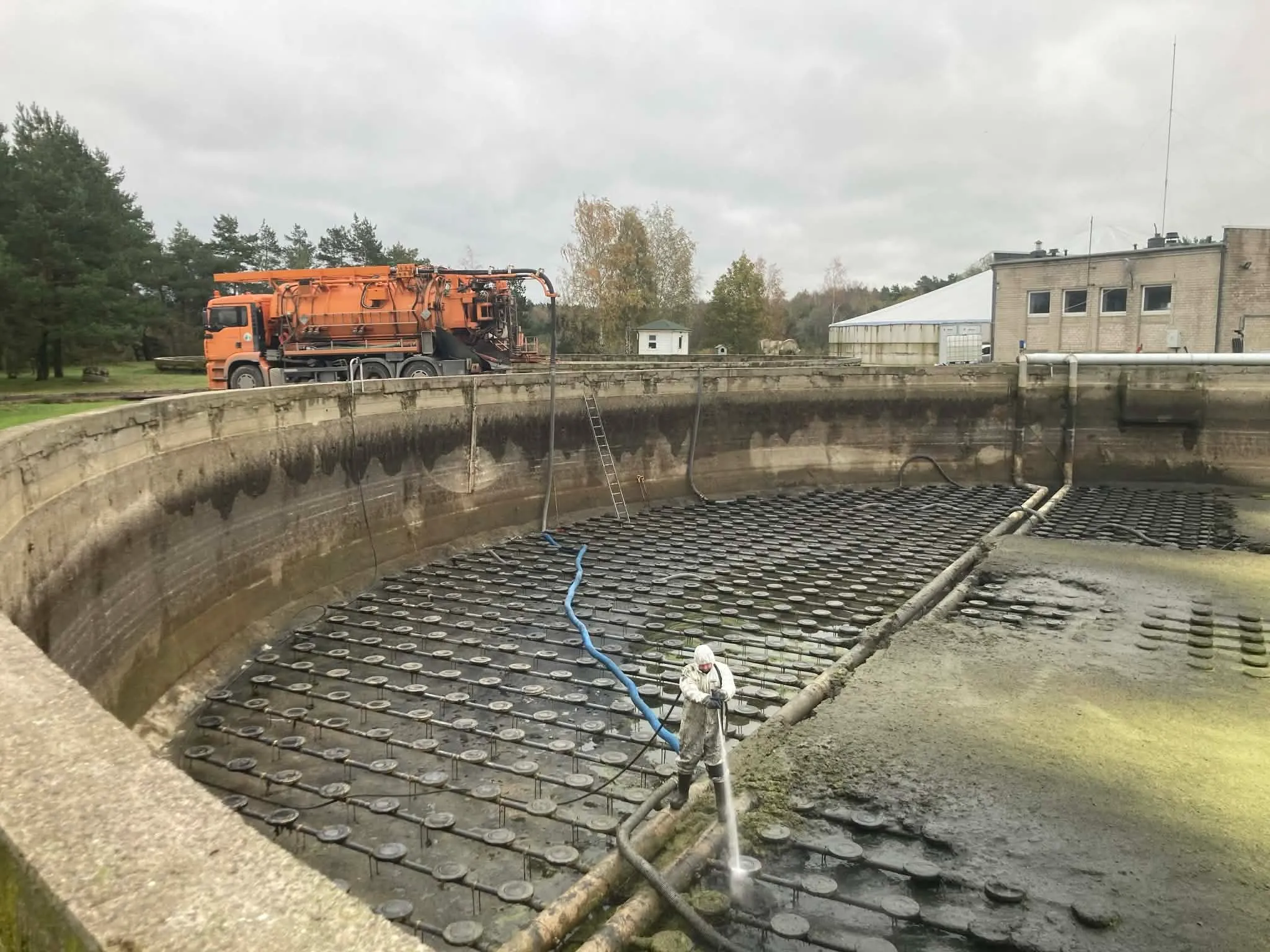 valymo įrenginių, talpyklų, rezervuarų valymas Klaipėda